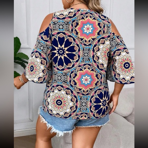 Boho mandala print half zip cold shoulder blouse - Picture 3 of 7